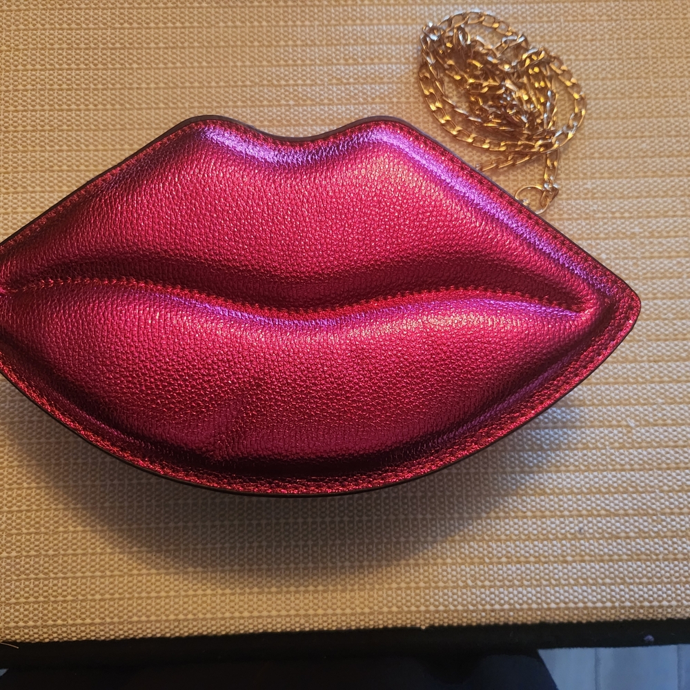 Metallic Pink Lip-Shaped Clutch